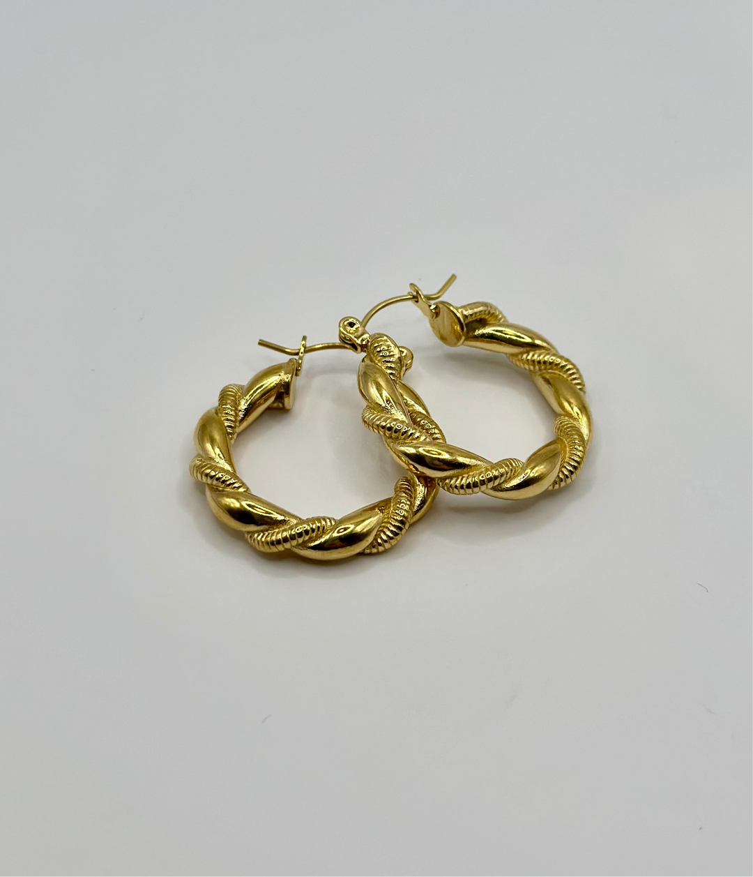 Twisted Hoop