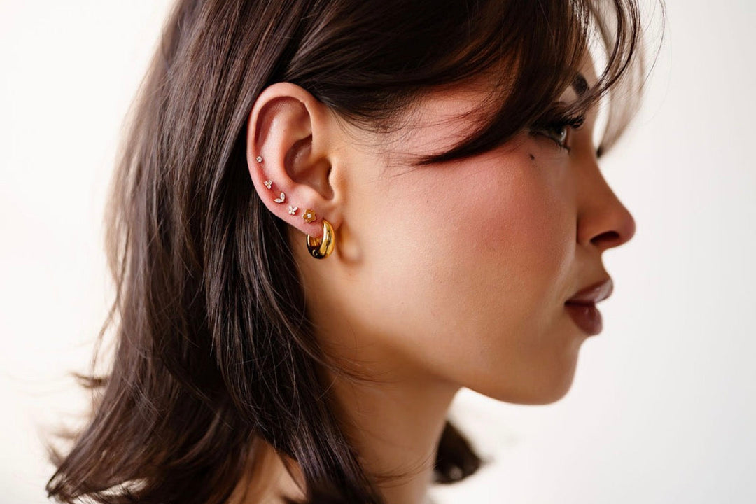 Blingy Daisy Flat Back