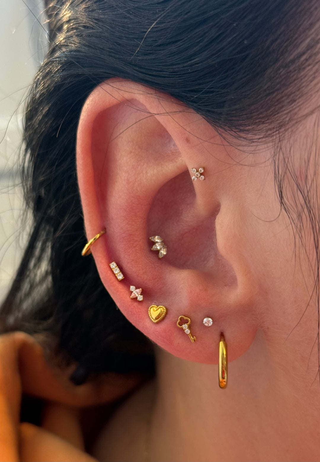 Titanium Hinged Clicker Hoop (ears/nose) Gold